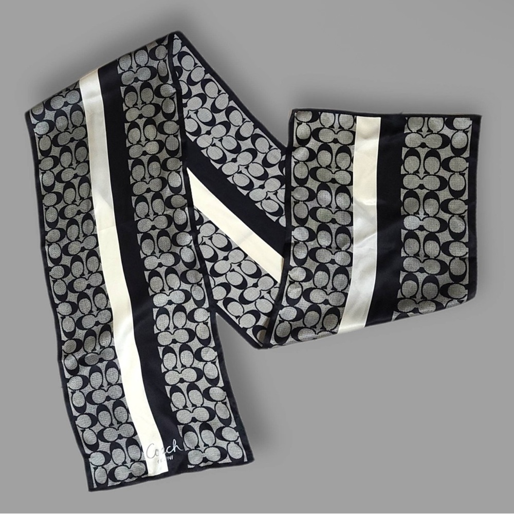 Coach Monochrome Signature Scarf